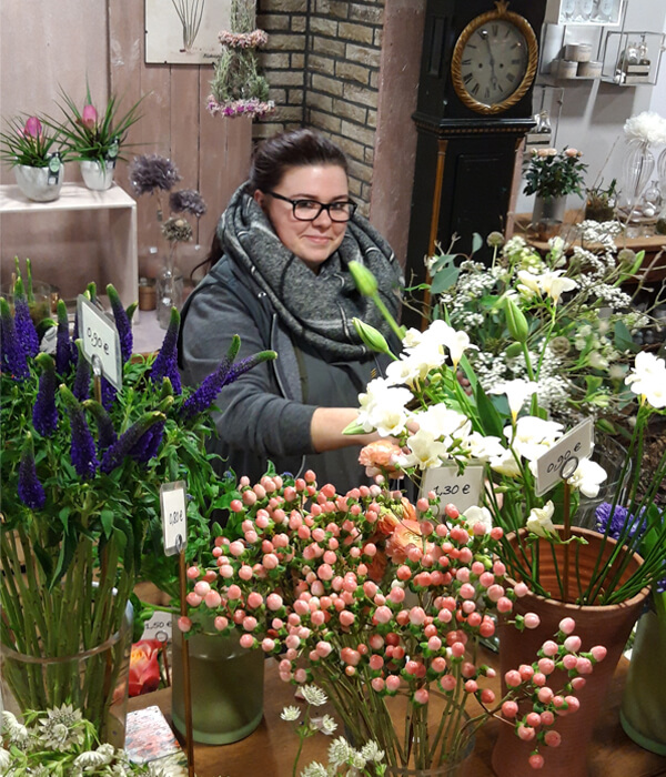 600x700_Blumen_und_Floristik_Geschäft_Theke